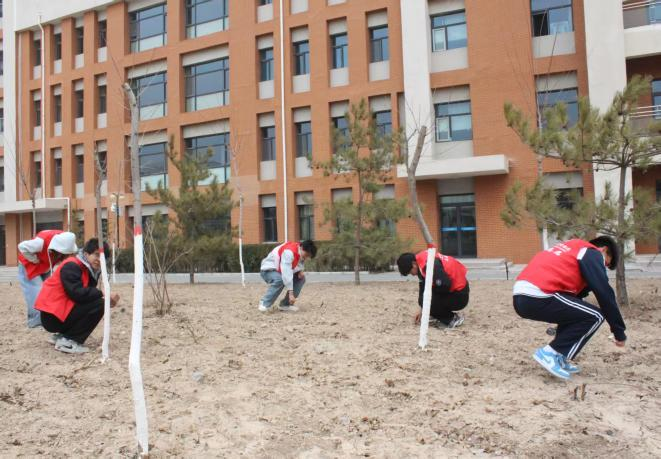 旅游航空学院植树节志愿服务活动